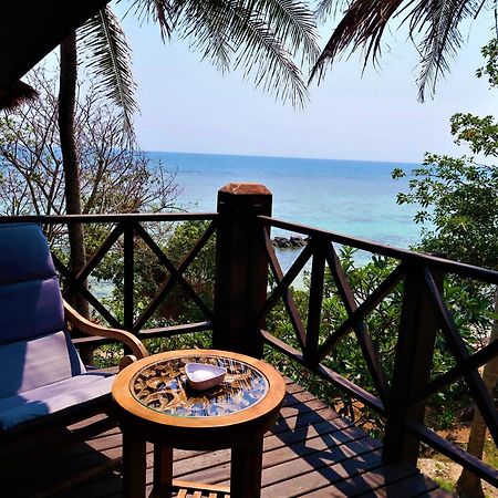 Breve Azurine Lagoon Resort Karimunjawa-Inseln Exterior foto