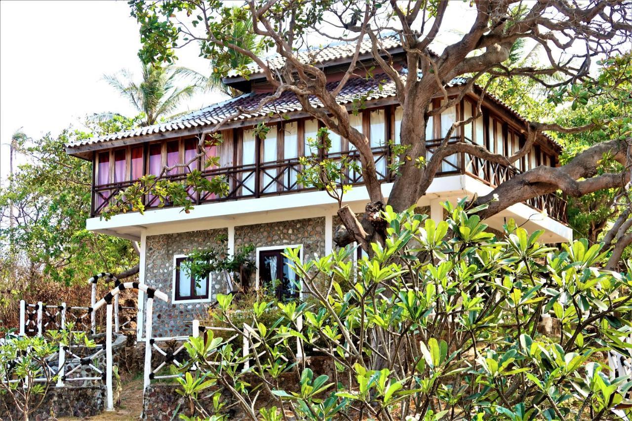 Breve Azurine Lagoon Resort Karimunjawa-Inseln Exterior foto