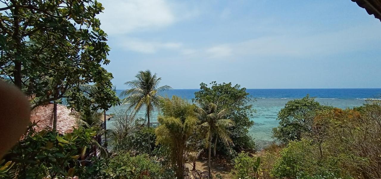 Breve Azurine Lagoon Resort Karimunjawa-Inseln Exterior foto