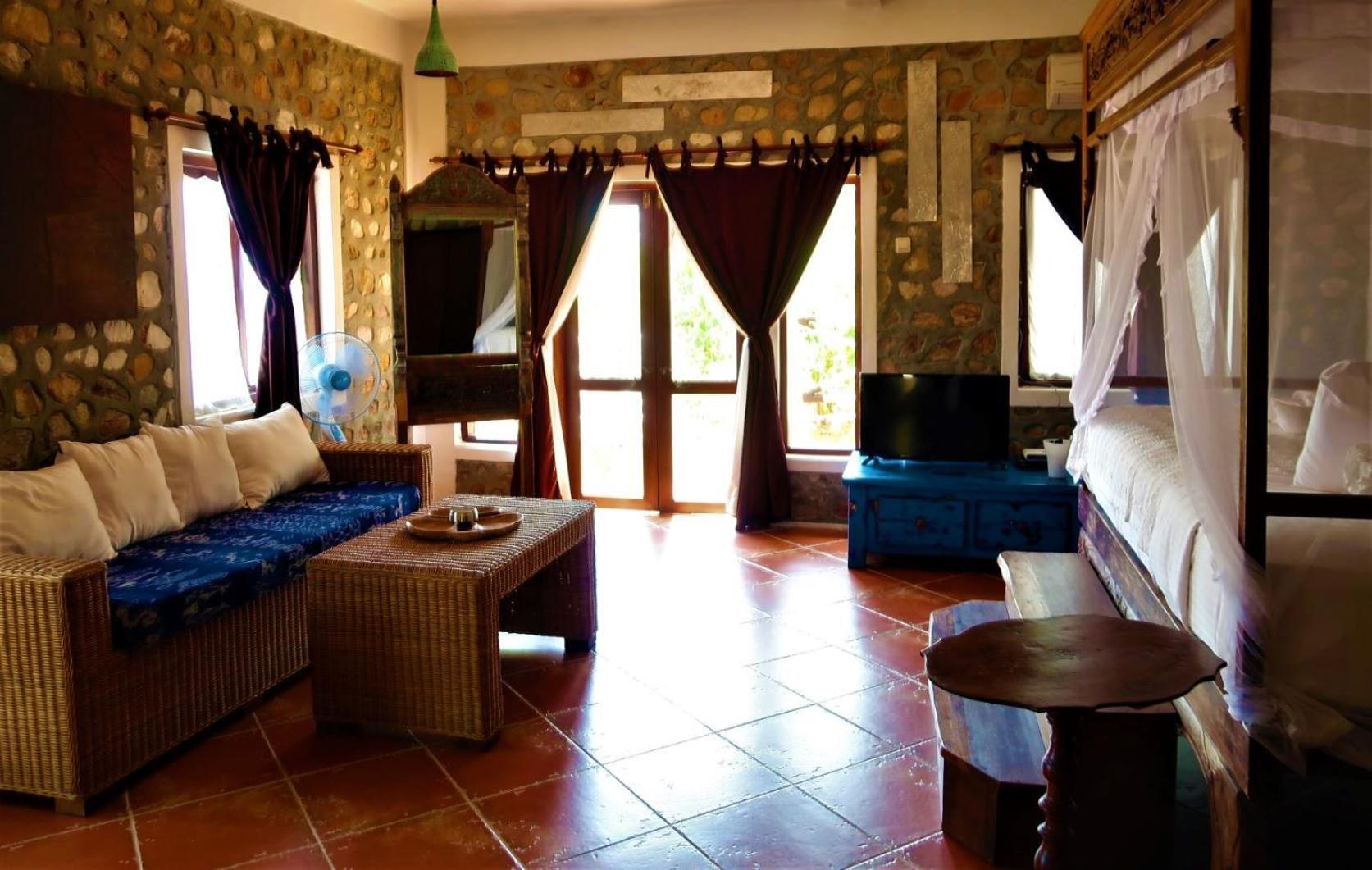 Breve Azurine Lagoon Resort Karimunjawa-Inseln Exterior foto