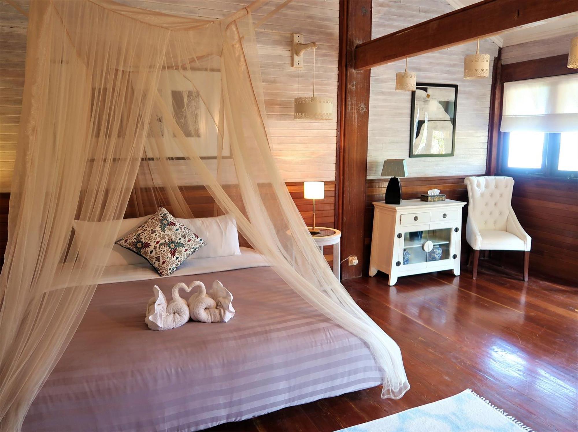 Breve Azurine Lagoon Resort Karimunjawa-Inseln Exterior foto